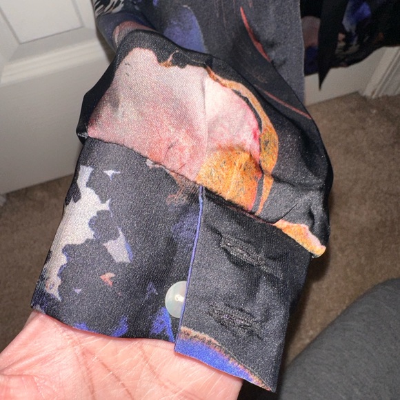 Colorful blouse with neck tie - Picture 6 of 7